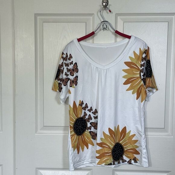 Newchic Sunflowers and Butterflies Cute V-Neck Short Sleeve Top Tee, Large - Picture 4 of 6